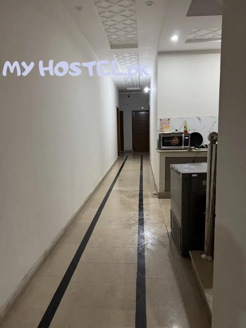 Starllng Sky Girls Hostel UCP