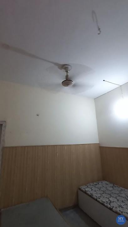 Raza Hostel - 89, Aibak Block