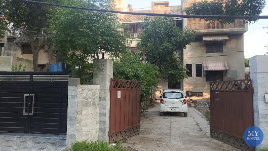 Adam's Lodges Boys Hostel