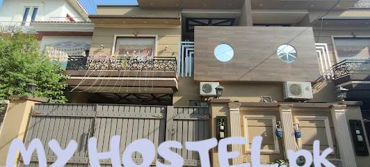 Pelican Luxury Girls Hostel UCP