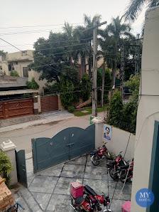 Executive Dove Inn Boys Hostel