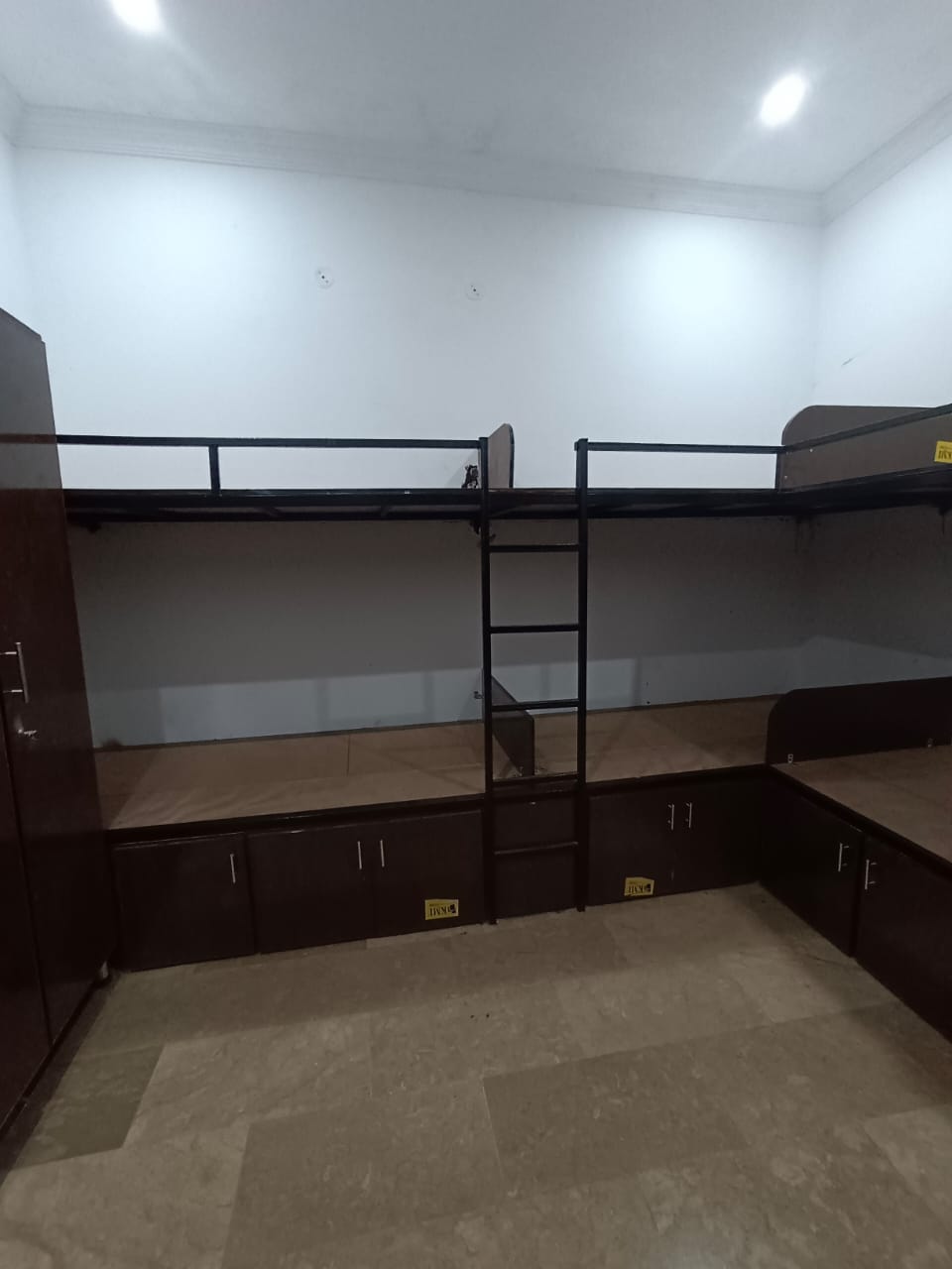 Room 4 — 6 Seater