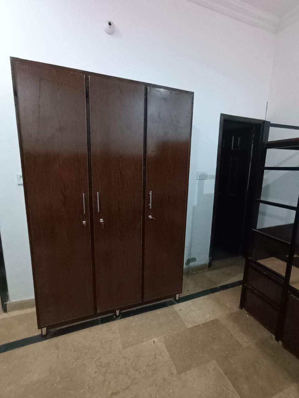 Room 4 — 6 Seater